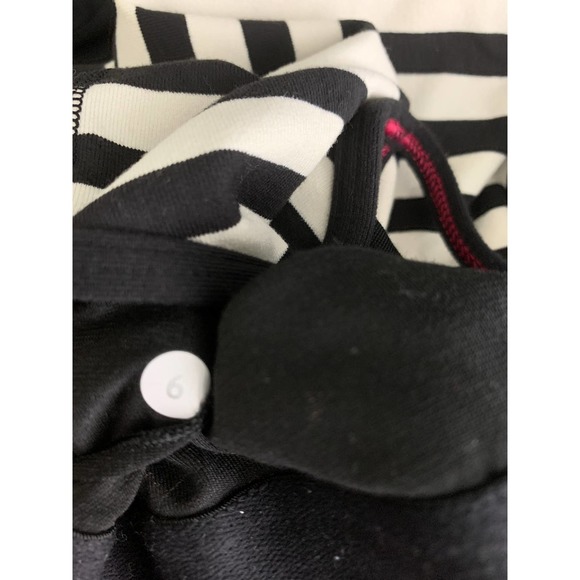 Lululemon Athletica Power Y Tank Top Womens 6 Black White Apex Stripe - Picture 3 of 3